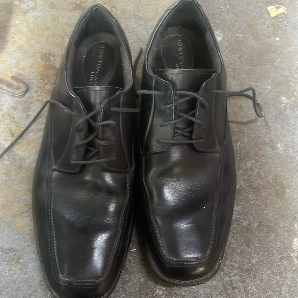 Men’s black dress shoes size 13